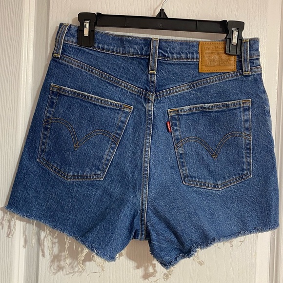 Levi’s Ribcage High Rise Cut Off Button-fly Denim Jean Shorts Size 28 - Picture 12 of 16